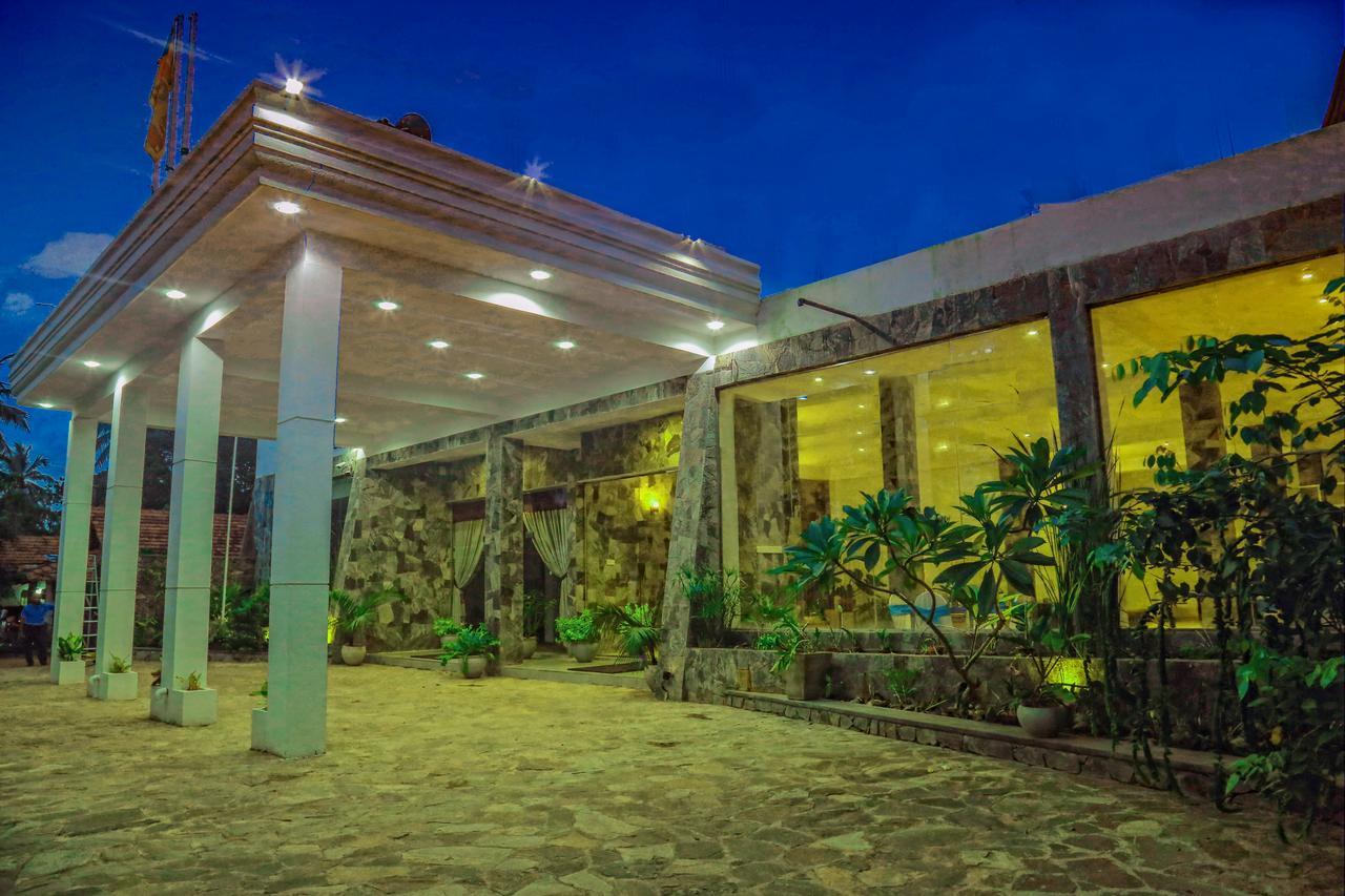 K And K Country Resort Minuwangoda Buitenkant foto